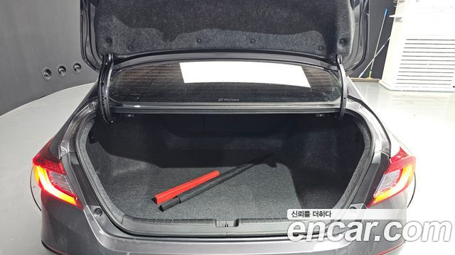 Honda Accord (X) 2.0 Hybrid Touring 2020 — фото 20