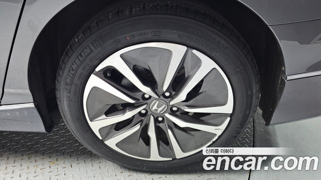 Honda Accord (X) 2.0 Hybrid Touring 2020 — фото 21