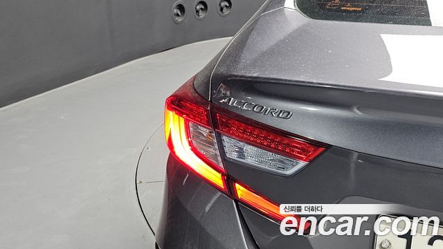 Honda Accord (X) 2.0 Hybrid Touring 2020 — фото 23