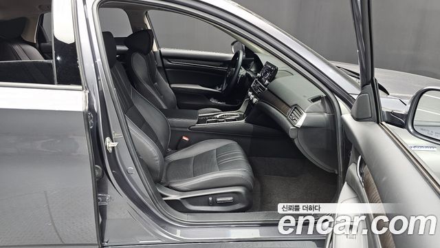 Honda Accord (X) 2.0 Hybrid Touring 2020 — фото 26