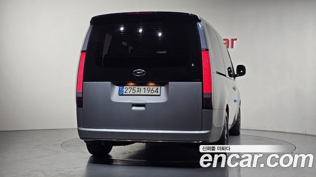 Hyundai Staria Lounge 7-Seater Inspiration 2023 — фото 4