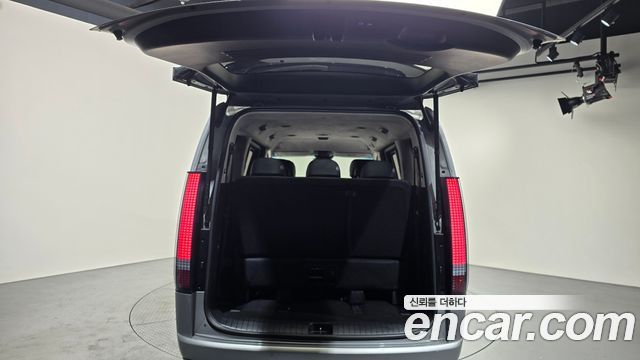 Hyundai Staria Lounge 7-Seater Inspiration 2023 — фото 19