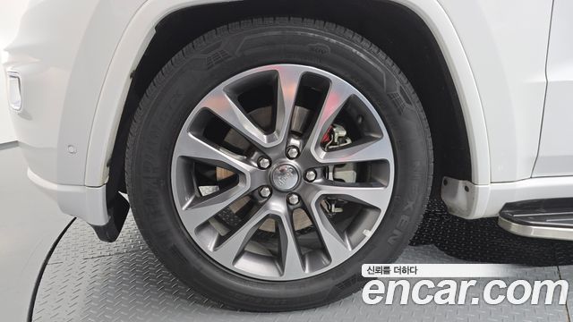 Jeep Grand Cherokee 3.0 Diesel Overland WK2 2018 — фото 5