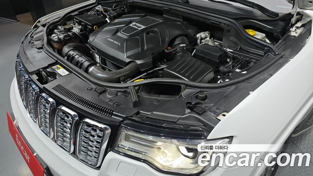 Jeep Grand Cherokee 3.0 Diesel Overland WK2 2018 — фото 6