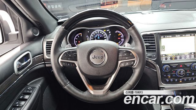 Jeep Grand Cherokee 3.0 Diesel Overland WK2 2018 — фото 13