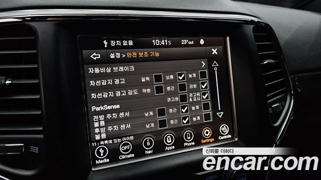 Jeep Grand Cherokee 3.0 Diesel Overland WK2 2018 — фото 16