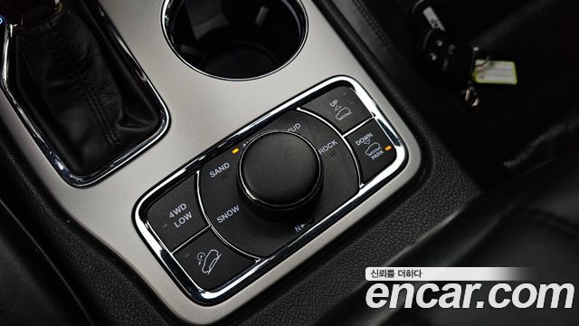 Jeep Grand Cherokee 3.0 Diesel Overland WK2 2018 — фото 19