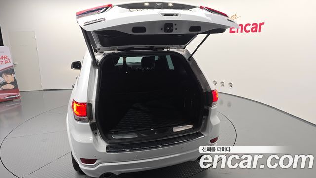 Jeep Grand Cherokee 3.0 Diesel Overland WK2 2018 — фото 20