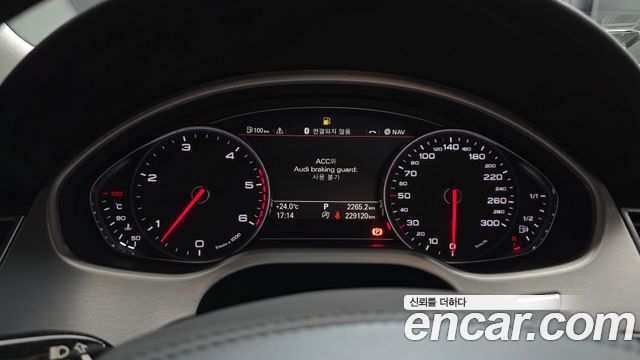 Audi A8 4.2 TDI Quattro LWB D4 2013 — фото 8