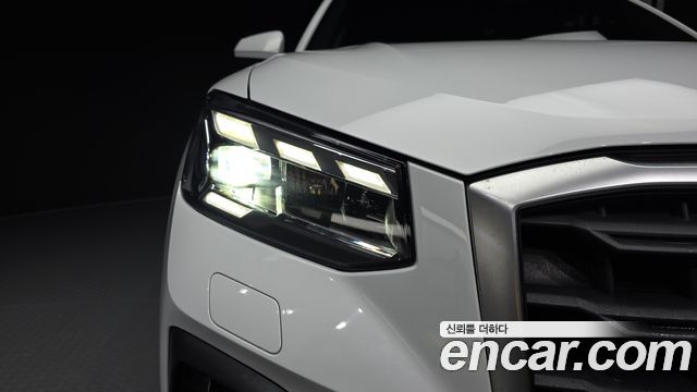 Audi Q2 35 TDI 2023 — фото 22