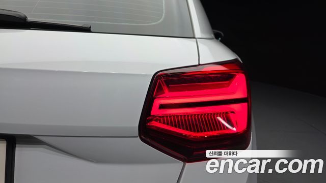 Audi Q2 35 TDI 2023 — фото 23