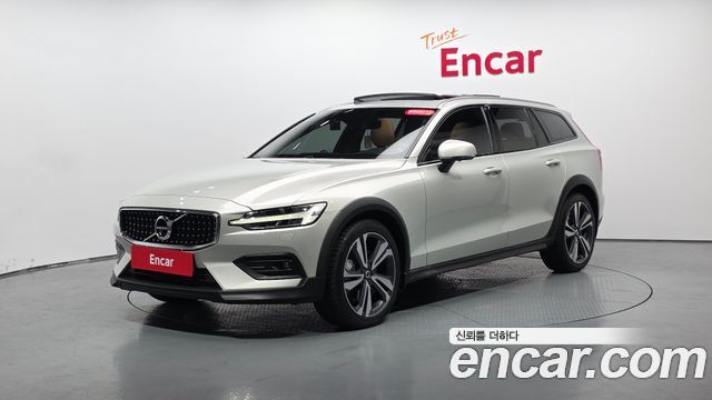 Volvo V60 Cross Country (II) T5 Pro AWD 2020 — фото 11