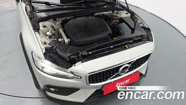Volvo V60 Cross Country (II) T5 Pro AWD 2020 — фото 6