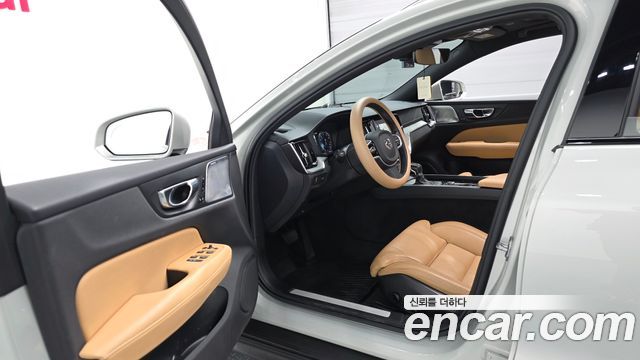 Volvo V60 Cross Country (II) T5 Pro AWD 2020 — фото 10