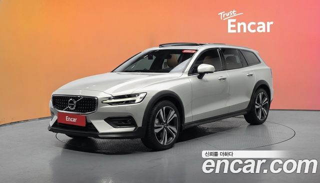 Volvo V60 Cross Country (II) T5 Pro AWD