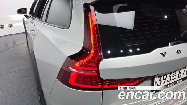 Volvo V60 Cross Country (II) T5 Pro AWD 2020 — фото 29
