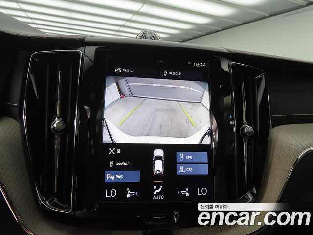 Volvo XC60 (II) T6 Inscription 2018 — фото 18