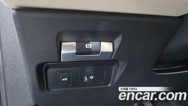 Land Rover Discovery Sport (II) P250 SE 2023 — фото 13