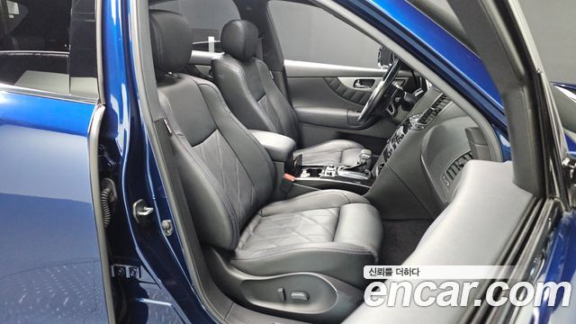 Infiniti QX70 3.7 AWD Special Edition 2017 — фото 12