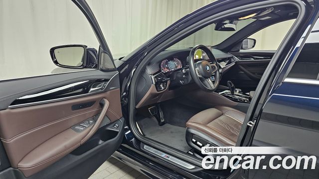 BMW 5 Series (G30) 530i xDrive M Sport Package 2023 — фото 10