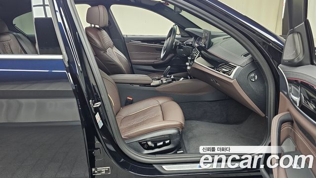 BMW 5 Series (G30) 530i xDrive M Sport Package 2023 — фото 26