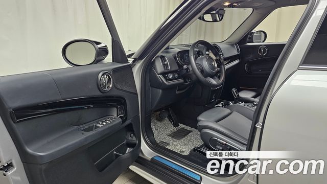 MINI Cooper Countryman Classic Plus Launch Pack 2nd Gen 2023 — фото 10
