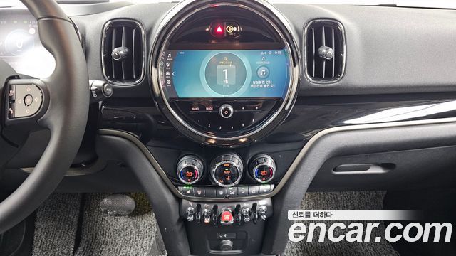 MINI Cooper Countryman Classic Plus Launch Pack 2nd Gen 2023 — фото 12