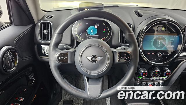 MINI Cooper Countryman Classic Plus Launch Pack 2nd Gen 2023 — фото 13