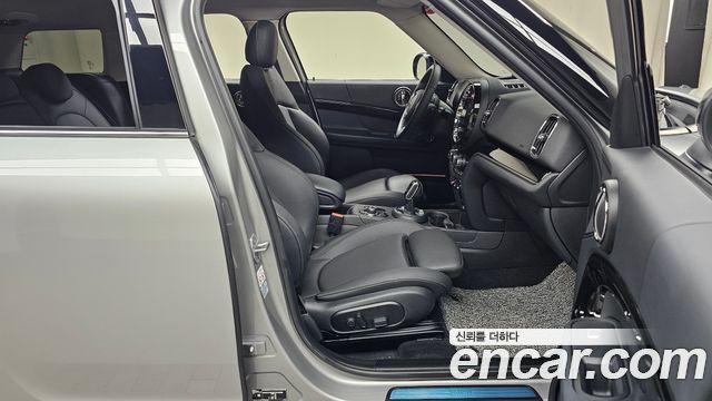 MINI Cooper Countryman Classic Plus Launch Pack 2nd Gen 2023 — фото 26