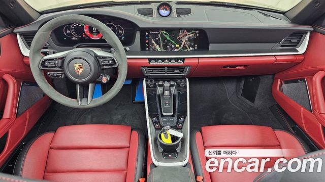 Porsche 911 (992) Carrera 4 GTS Cabriolet 2025 — фото 7
