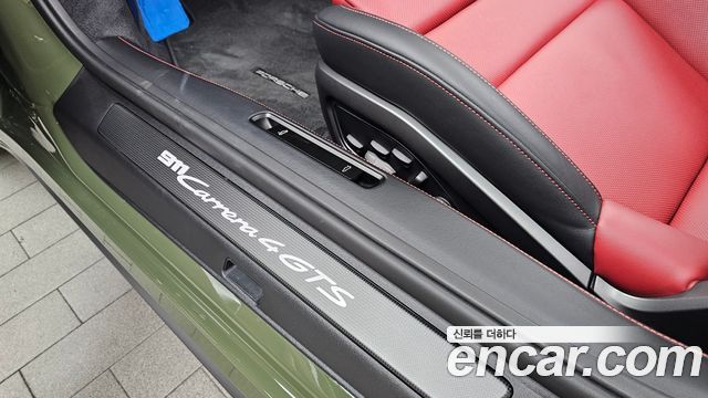 Porsche 911 (992) Carrera 4 GTS Cabriolet 2025 — фото 24
