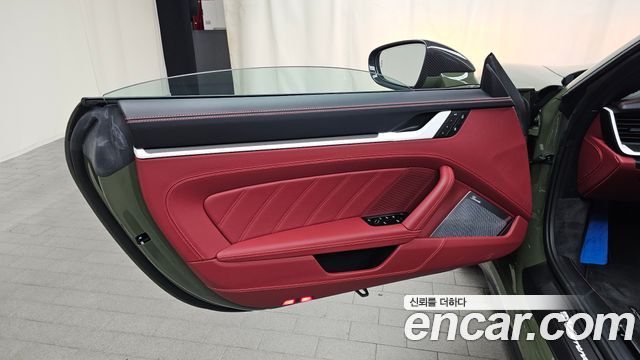 Porsche 911 (992) Carrera 4 GTS Cabriolet 2025 — фото 30