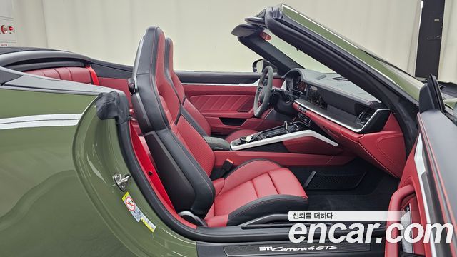 Porsche 911 (992) Carrera 4 GTS Cabriolet 2025 — фото 32