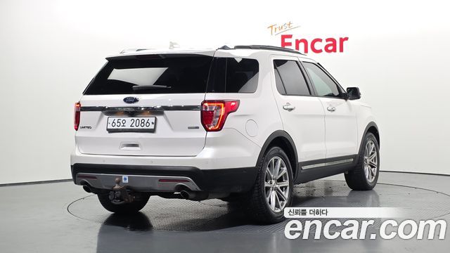 Ford Explorer 2.3 Limited 4WD 5th 2017 — фото 2