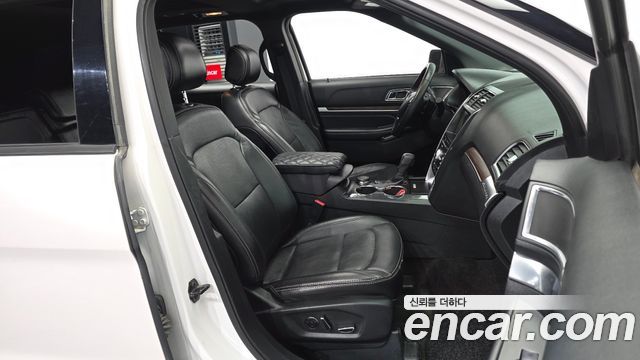 Ford Explorer 2.3 Limited 4WD 5th 2017 — фото 11