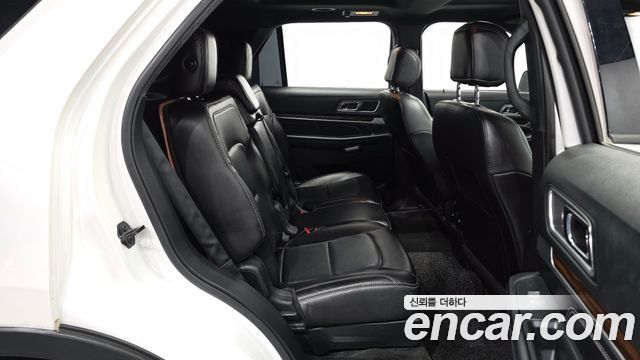 Ford Explorer 2.3 Limited 4WD 5th 2017 — фото 12
