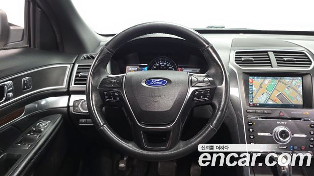 Ford Explorer 2.3 Limited 4WD 5th 2017 — фото 13