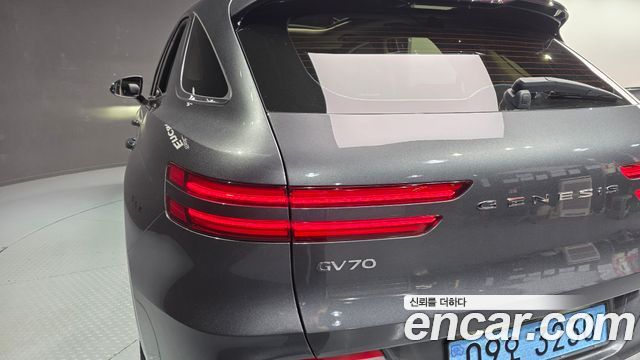 Genesis Electrified (GV70) e-AWD 2022 — фото 23