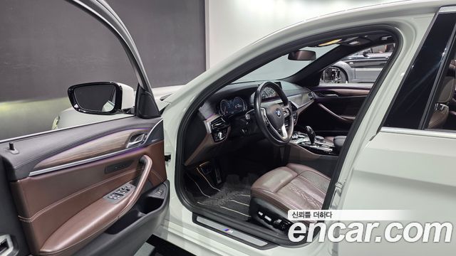 BMW 5 Series (G30) 530i M Sport Package Plus 2018 — фото 10