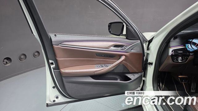 BMW 5 Series (G30) 530i M Sport Package Plus 2018 — фото 24