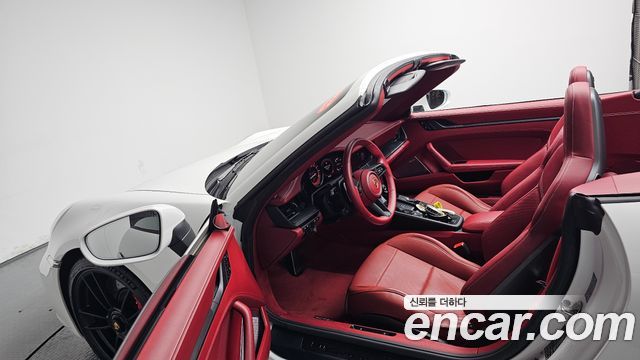Porsche 911 (992) Carrera 4 GTS Cabriolet 2024 — фото 10