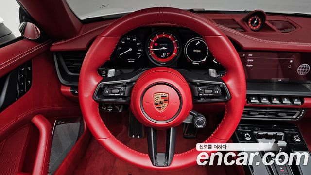 Porsche 911 (992) Carrera 4 GTS Cabriolet 2024 — фото 17
