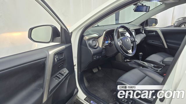 Toyota RAV4 2.5 4WD 4th 2014 — фото 10