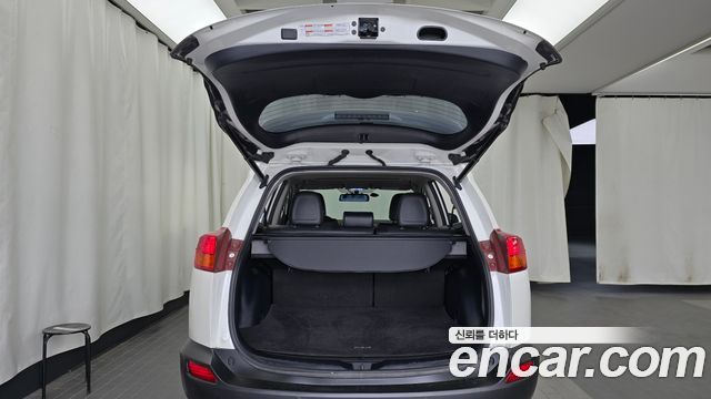 Toyota RAV4 2.5 4WD 4th 2014 — фото 20