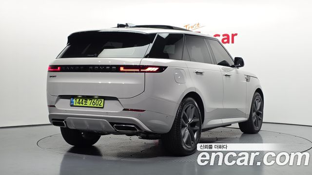 Land Rover Range Rover Sport (III) P550E Dynamic HSE 2025 — фото 2