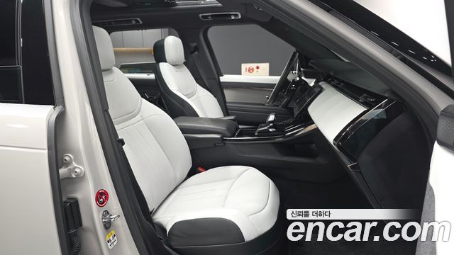 Land Rover Range Rover Sport (III) P550E Dynamic HSE 2025 — фото 11