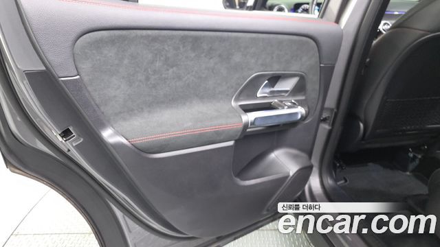 Mercedes-Benz GLB-Class (X247) AMG GLB35 4MATIC 2021 — фото 31