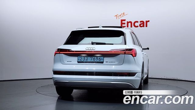 Audi e-tron 55 Quattro 2022 — фото 4