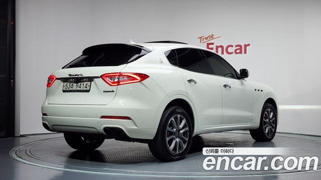 Maserati Levante 3.0 Diesel AWD 2017 — фото 2