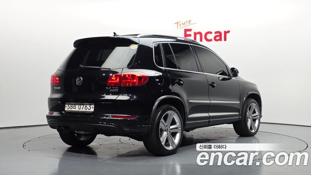 Volkswagen Tiguan 2.0 TDI R-Line 5N 2016 — фото 2